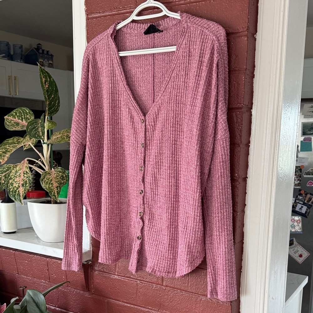 Urban Outfitters Pink Button-Front Ribbed V-Neck Long Sleeve Top - Picture 6 of 10